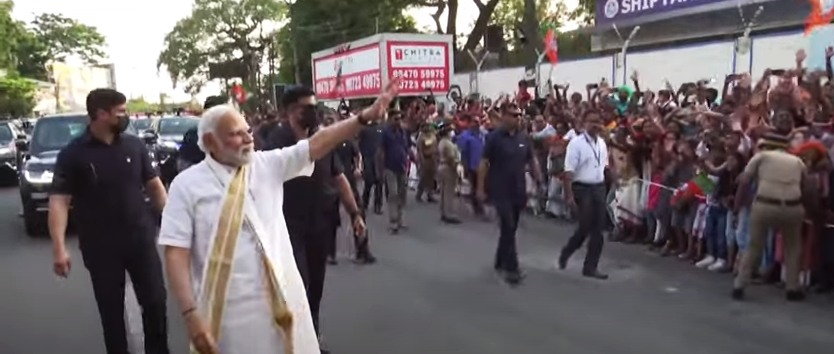 Thousands gather in Kochi to welcome PM Modi